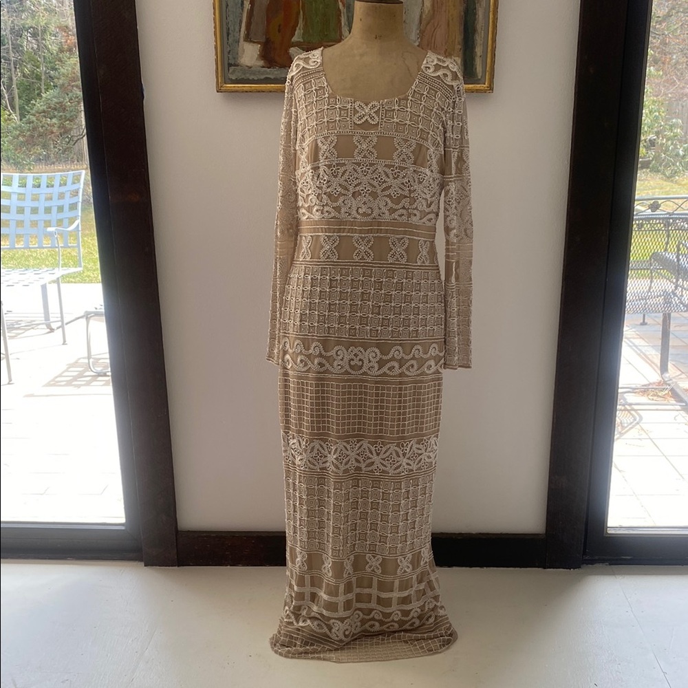 ADRIANNA PAPELL STUNNING Beaded DRESS